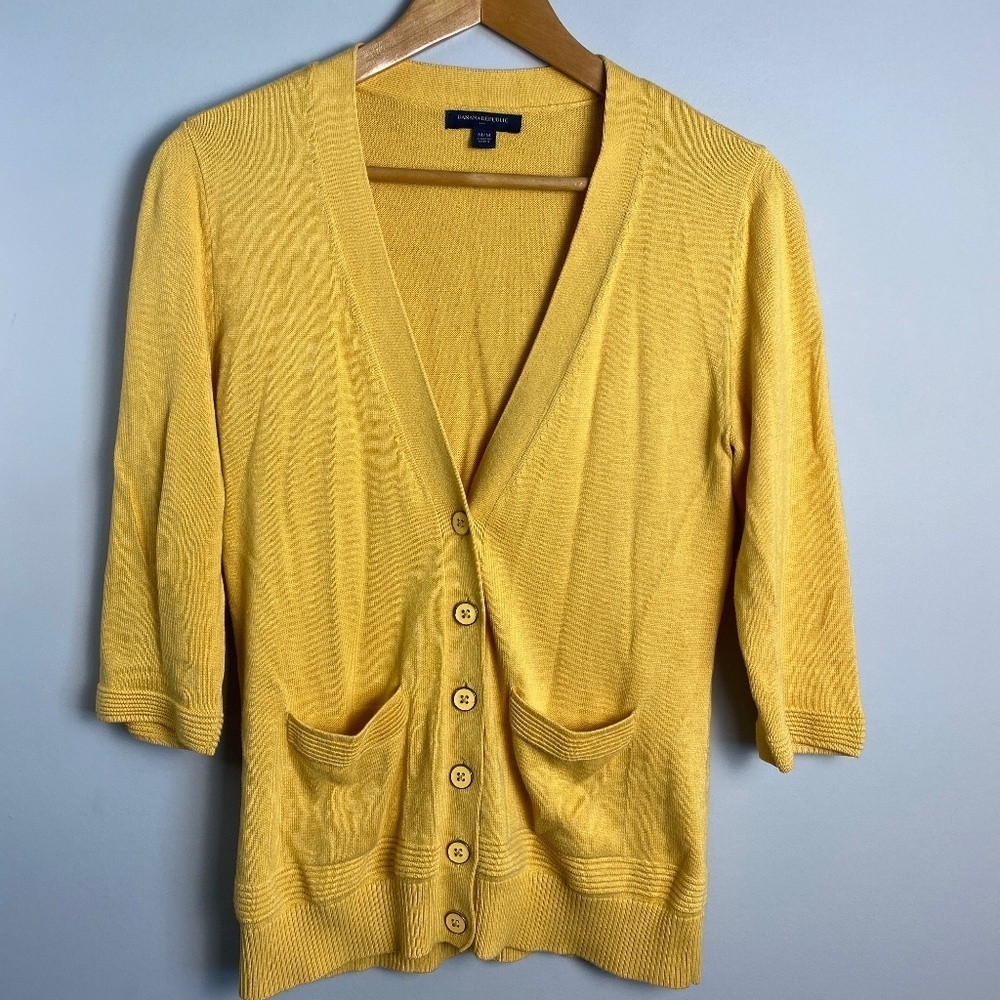 Banana Republic Factory Long Sleeve 1/2 Button Front Mustard V-Neck Cardigan M